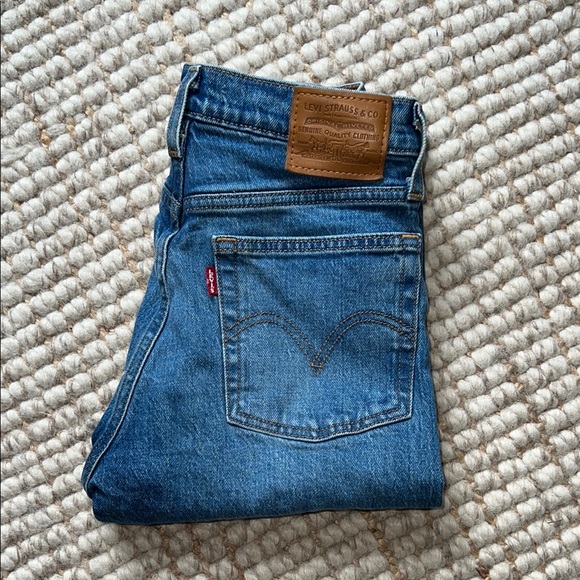LEVI’S High Rise Wedgie Jean - Picture 1 of 6